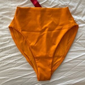 Left on Friday Hi Hi bottom